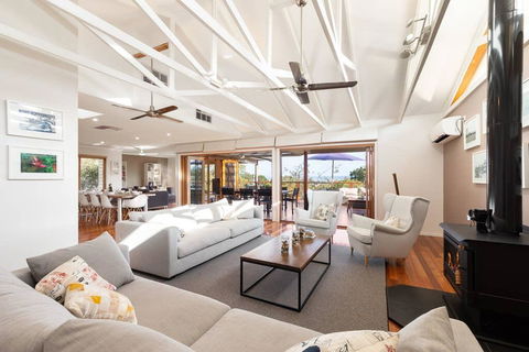 Acqua Vista - Water View, Fireplace, Walk To Beach - Darwin Holiday 0