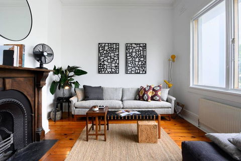 ADDERLEY A Striking 1880s Remodeled Victorian - Darwin Holiday 2