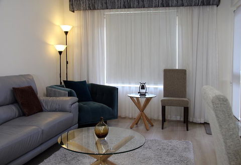 ADELAIDE CBD APARTMENT - 3BR, 2BATH & CARPARK - Darwin Holiday 3