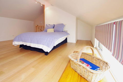 Adelaide Close CBD Large Private Studio Apartment In St Peters - Darwin Holiday 2