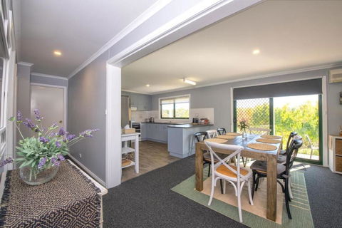 East Jindabyne- Cavallino 4 Bedroom Home - Darwin Holiday 2