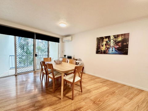 Diamond Beach Resort Broadbeach 115 - Darwin Holiday 3
