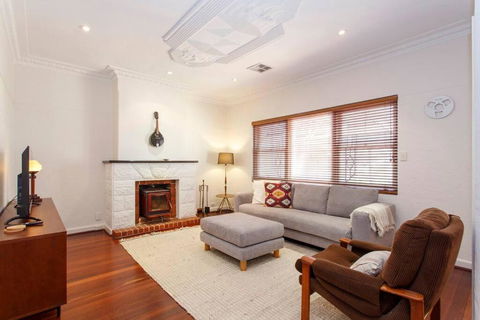 Directors Cottage Fabulous Local & Peaceful - Darwin Holiday 0