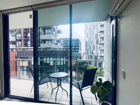 Docklands Cosy 1-bedroom Apartment With WiFi, Gym, Pool & Garden Terrace. - Darwin Holiday 1