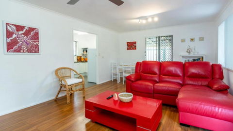 Dog Friendly Holiday House In Bongaree - Darwin Holiday 3