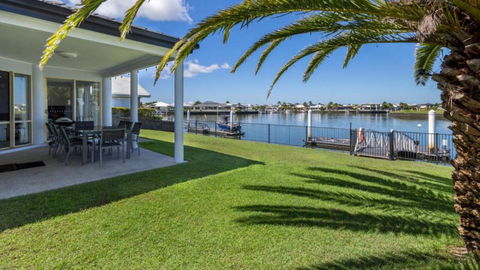 Dog Friendly Home With Canal Views - Darwin Holiday 0