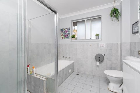 Double Room Near Berala Station & Olympic Park - Darwin Holiday 4