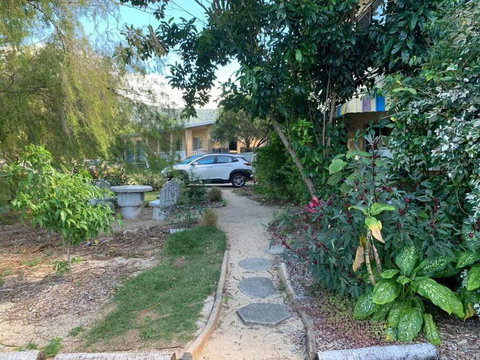 Downstairs Only. 3 Queen BR With Private Access. - Darwin Holiday 0