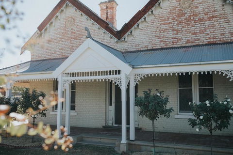 Dubuque Bed And Breakfast - Darwin Holiday 1