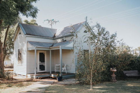 Dubuque Bed And Breakfast - Darwin Holiday 4