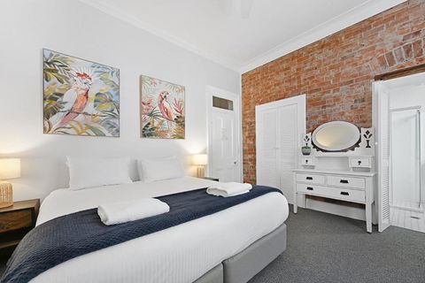 Dunkley House - Large CBD Heritage Home, Sleeps 10 - Darwin Holiday 2