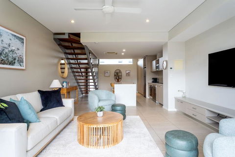 Dunn Bay Apartment 6 I Private Properties - Darwin Holiday 1