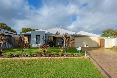Dunsborough Delight Family, WI-FI - Darwin Holiday 0