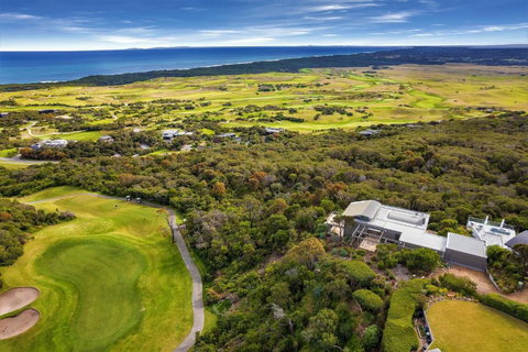 Eagle Rise - Luxe Accommodation - Darwin Holiday 0