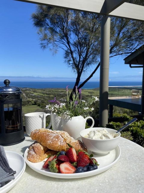 Eagle Rise - Luxe Accommodation - Darwin Holiday 3