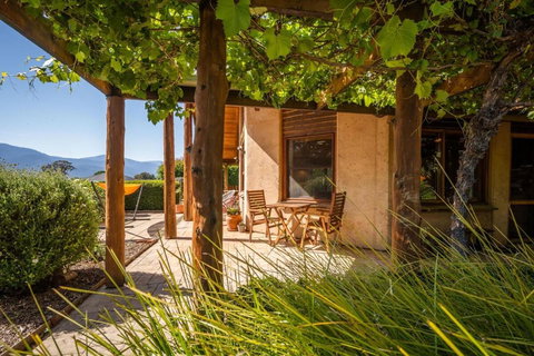 Earthen Home - Darwin Holiday 4