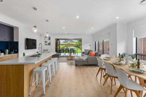 East Corrimal Escape - Beautiful Beachside Living - Darwin Holiday 0