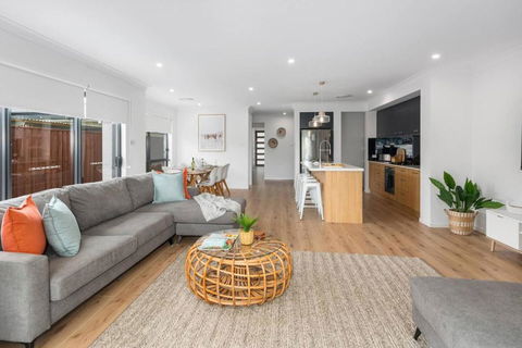 East Corrimal Escape - Beautiful Beachside Living - Darwin Holiday 3