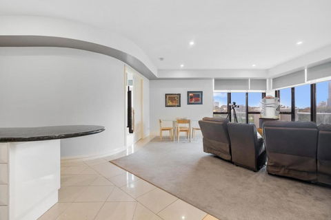 East Melbourne 2BR Apartment - Darwin Holiday 3