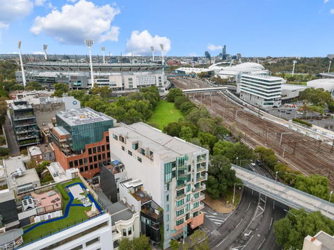 East Melbourne 2BR Apartment - Darwin Holiday 1