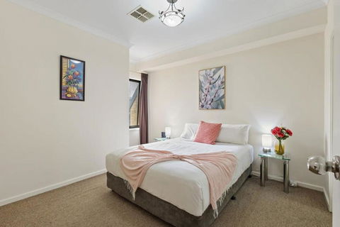 East Perth Apartment With Free Wi-Fi And Parking - Darwin Holiday 2