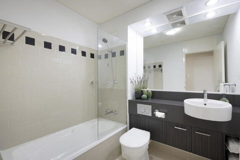 East Perth CBD Apartment Close To The Swan River - Darwin Holiday 2