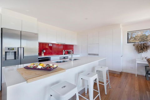 EAST52A - Lake Views - Darwin Holiday 2