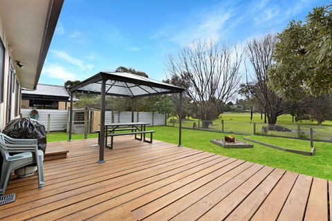 Eastern Beach Bach - Darwin Holiday 3