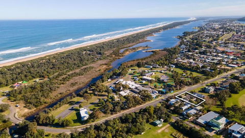 Eastern Beach Bach - Darwin Holiday 0