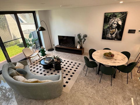 Eastgardens 4Bed 3Bath Brand New Townhouse 2 Car - Darwin Holiday 2