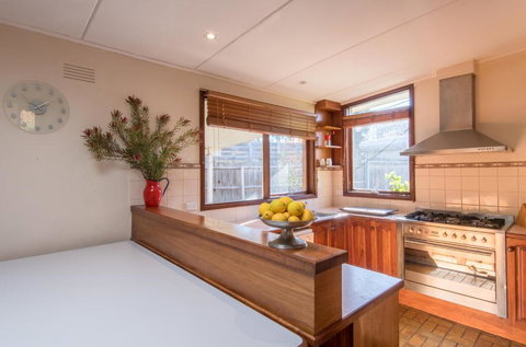 Easy Elva - Darwin Holiday 3