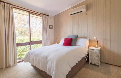 Easy Elva - Darwin Holiday 1