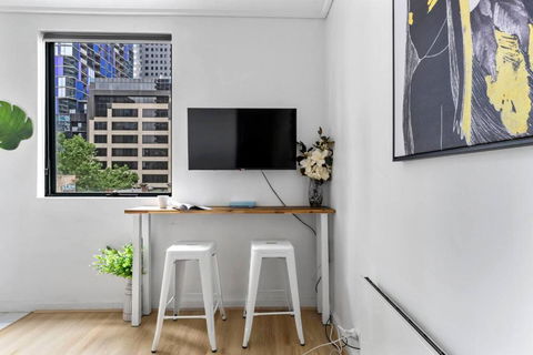 Easy-peasy CBD Living With Parking Near RMIT - Darwin Holiday 3