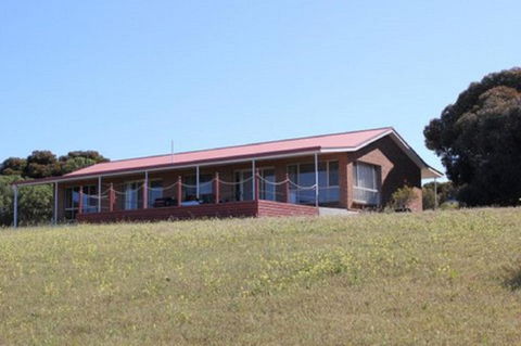 Ebb N Flow Beach House - Stansbury - Darwin Holiday 0