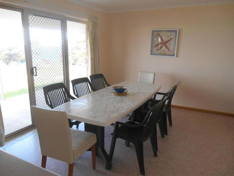 Ebb N Flow Beach House - Stansbury - Darwin Holiday 2