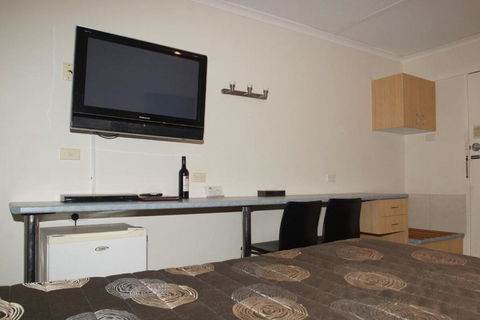 Edinburgh Motor Inn - Darwin Holiday 1