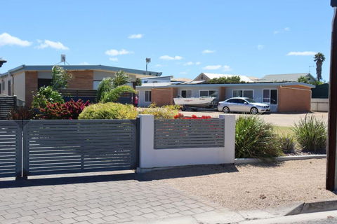 Edithburgh Foreshore Apartments - Darwin Holiday 0