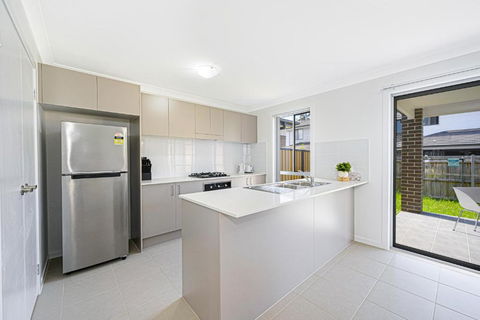 Edmondson Park Modern 4 Br House Parking - Darwin Holiday 2