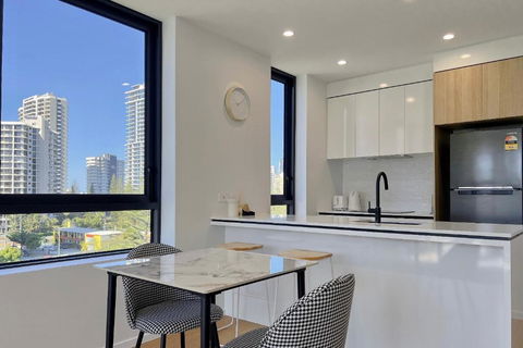 E.S. Surfers Paradise - Darwin Holiday 3