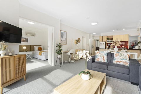 East Perth Family Zen - Darwin Holiday 0