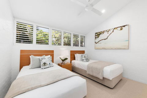 Elegant Family Retreat, Little Cove - Darwin Holiday 4