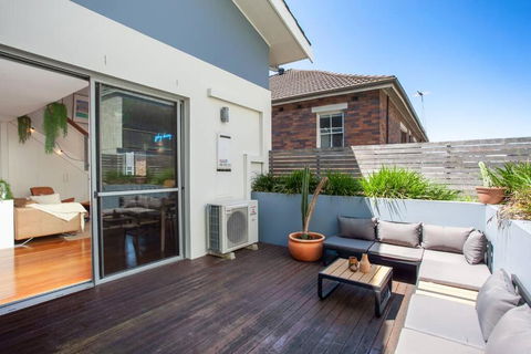Enormous Loft With Terrace By Sydney Dreams - Darwin Holiday 1