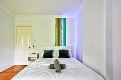 Elegant 2 BR On The Edge Of Downtown Dowling St 2 E-Bikes Included - Darwin Holiday 3