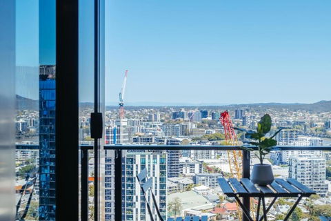 Elegant And Cozy Top Floor 1BD Apartment At South Bank - Darwin Holiday 2