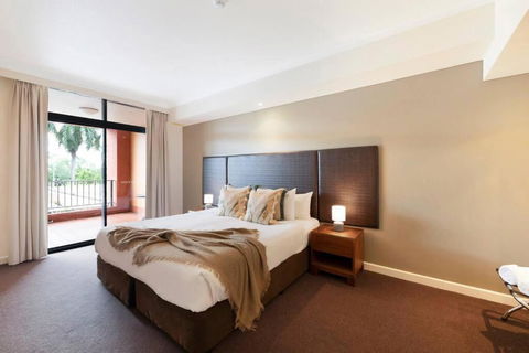 Elegant Harbourside Comfort With Alfresco Patio - Darwin Holiday 1