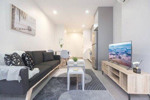 Elevated Style 1br In The Heart Of Mel With Study - Darwin Holiday 0