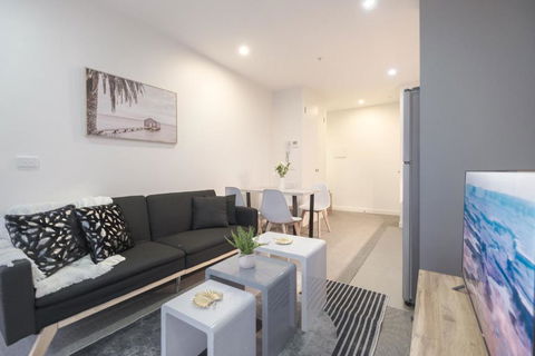 Elevated Style 1br In The Heart Of Mel With Study - Darwin Holiday 2