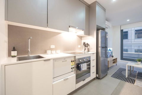 Elevated Style 1br In The Heart Of Mel With Study - Darwin Holiday 4