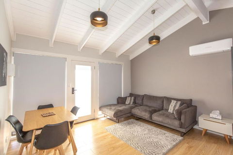 Eliza Lee 2 50 Gippsland Street - Darwin Holiday 1