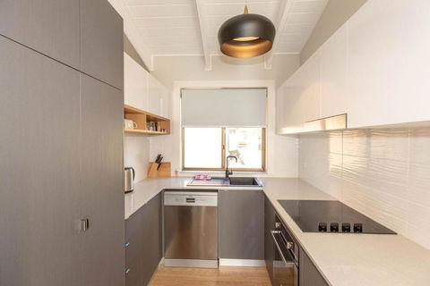 Eliza Lee 2 50 Gippsland Street - Darwin Holiday 2